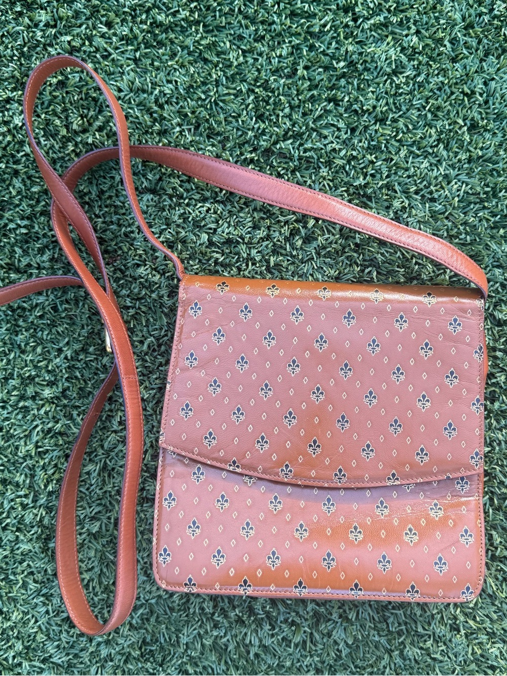 Vintage Bruno Magli crossbody fleur-de-lis pattern
